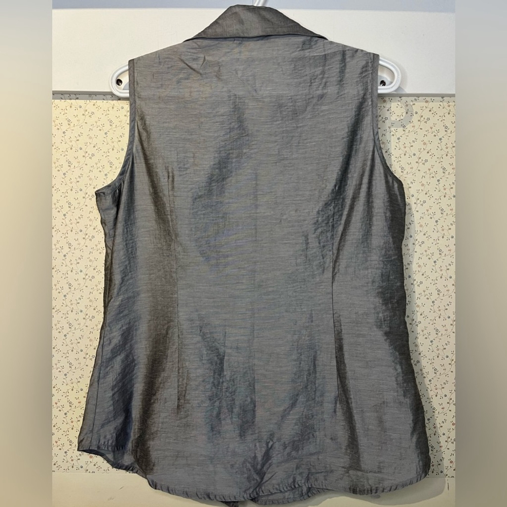 Gray/silver Sleeveless Button-Up Tatum & Olivia Top - Picture 3 of 4